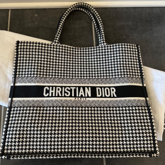 EMT 2100 Christian Dior Large Book Tote - Picture 3 of 9